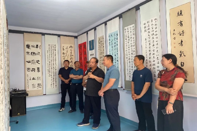 和林格爾縣文聯(lián)舉行“喜迎二十大 強(qiáng)國(guó)復(fù)興有我”習(xí)語(yǔ)金句大家寫(xiě) 書(shū)法作品展